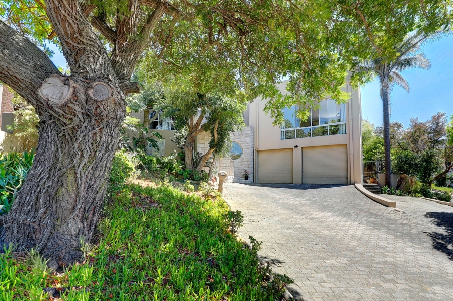 5 Bedroom Property for Sale in Loevenstein Western Cape